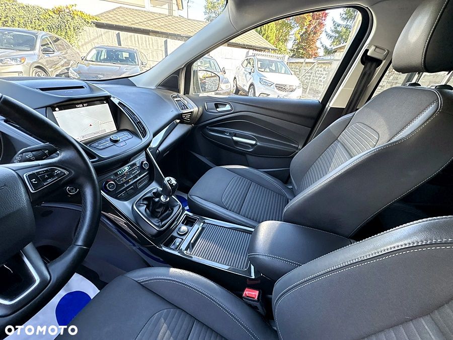 Ford Kuga 1.5 EcoBoost 2x4 Titanium - 20