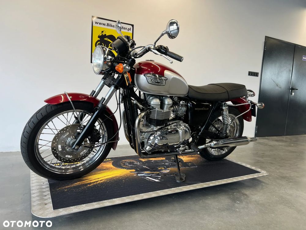 Triumph Bonneville - 3