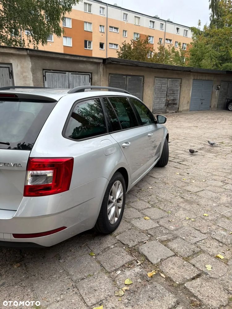Skoda Octavia 1.6 TDI Style DSG - 5