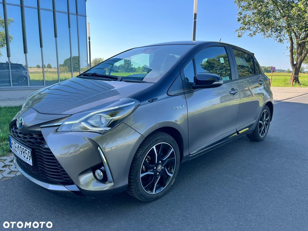 Toyota Yaris Hybrid 100 Selection Passion - 3