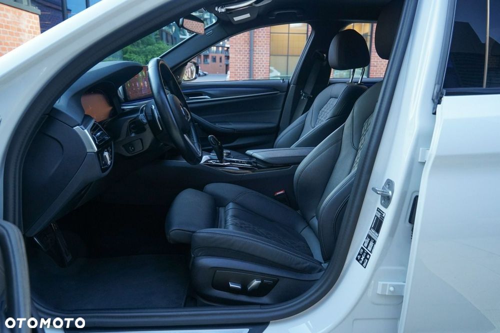 BMW Seria 5 530i xDrive mHEV M Sport sport - 12