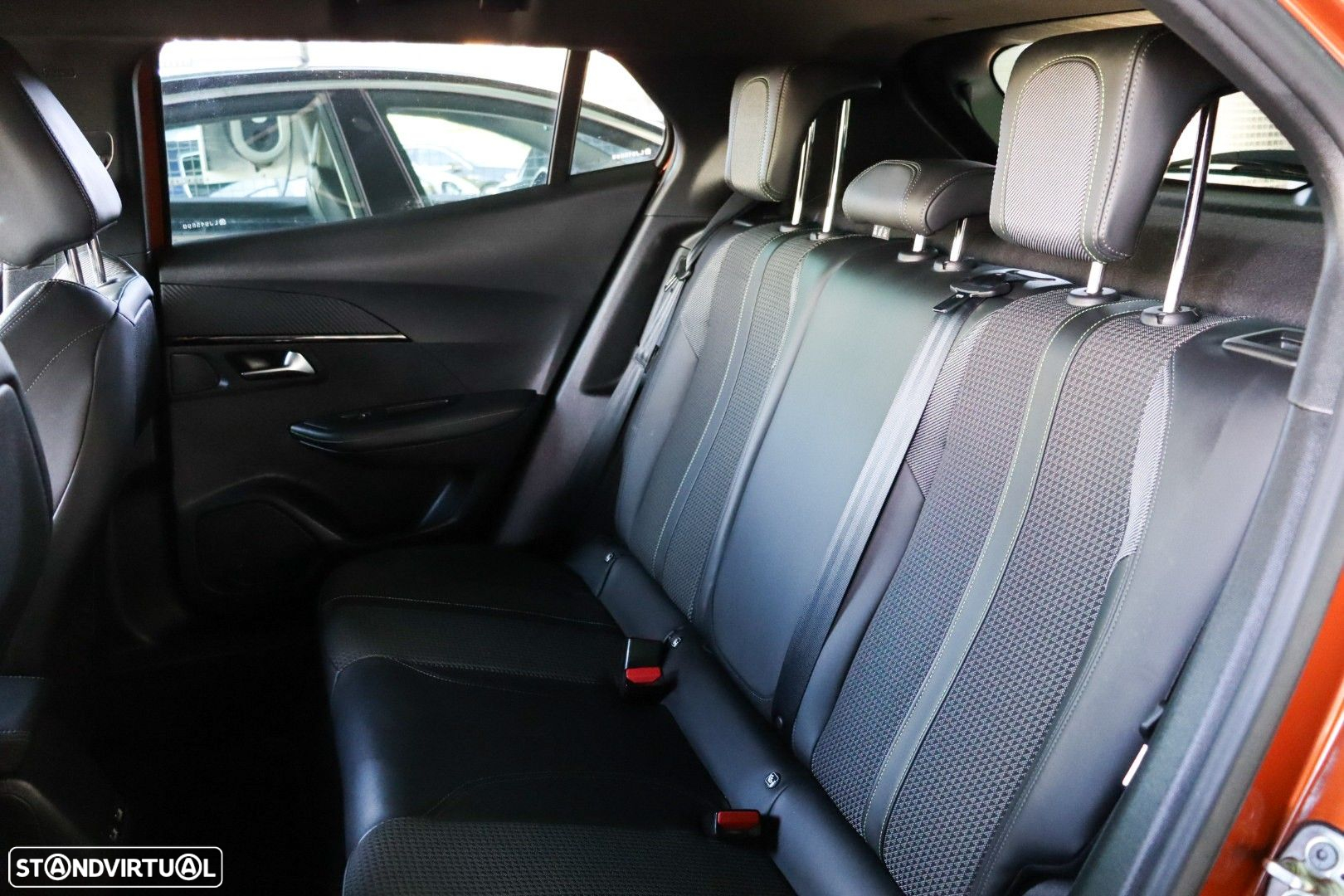 Peugeot e-2008 50 kWh GT Line - 9