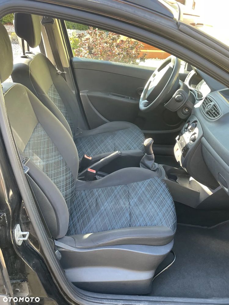 Renault Clio - 24