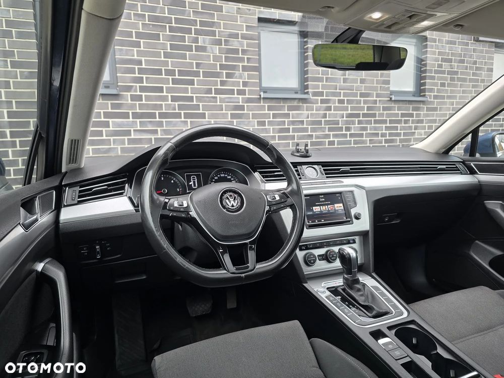 Volkswagen Passat 2.0 TDI SCR 4Motion DDG Highline - 28