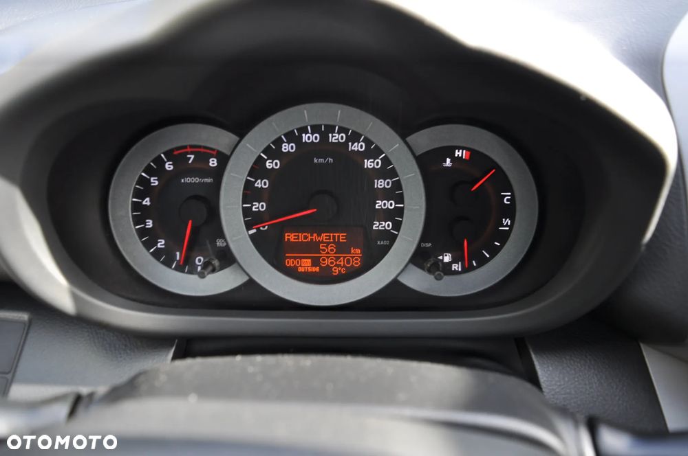 Toyota RAV4 2.0 4x4 Automatik - 30