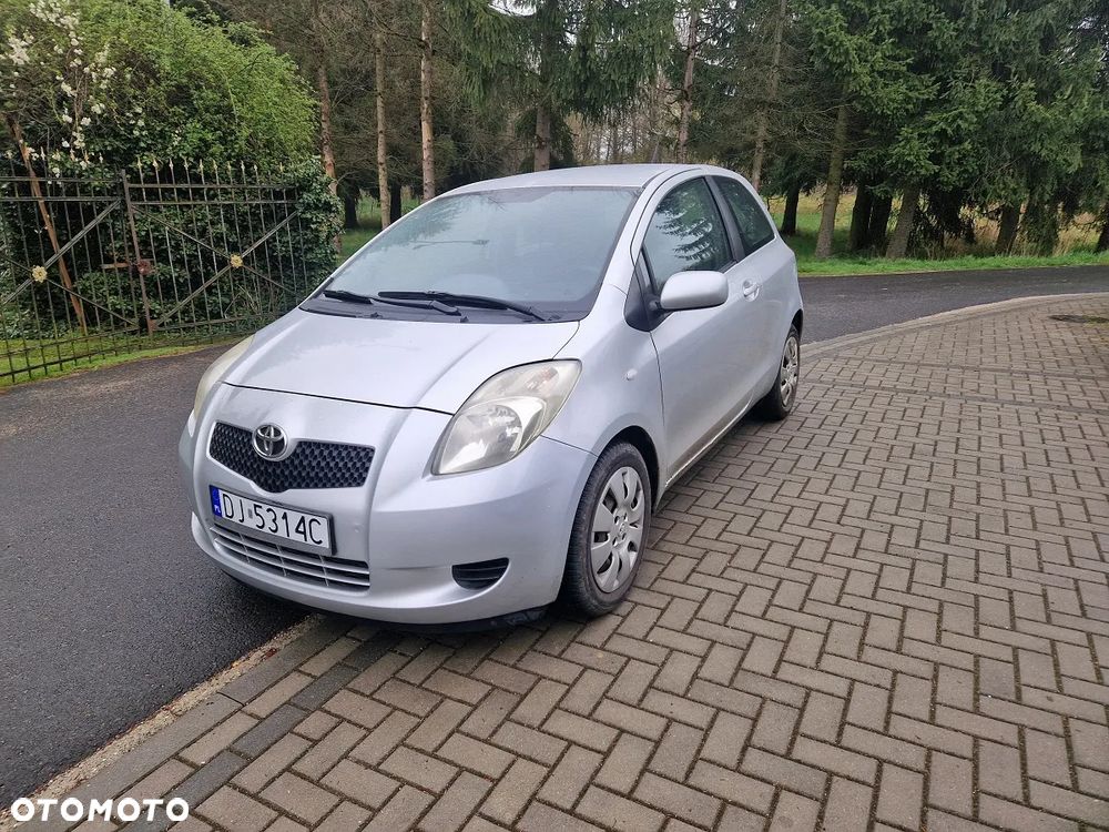 Toyota Yaris 1.3 Terra Gold - 4