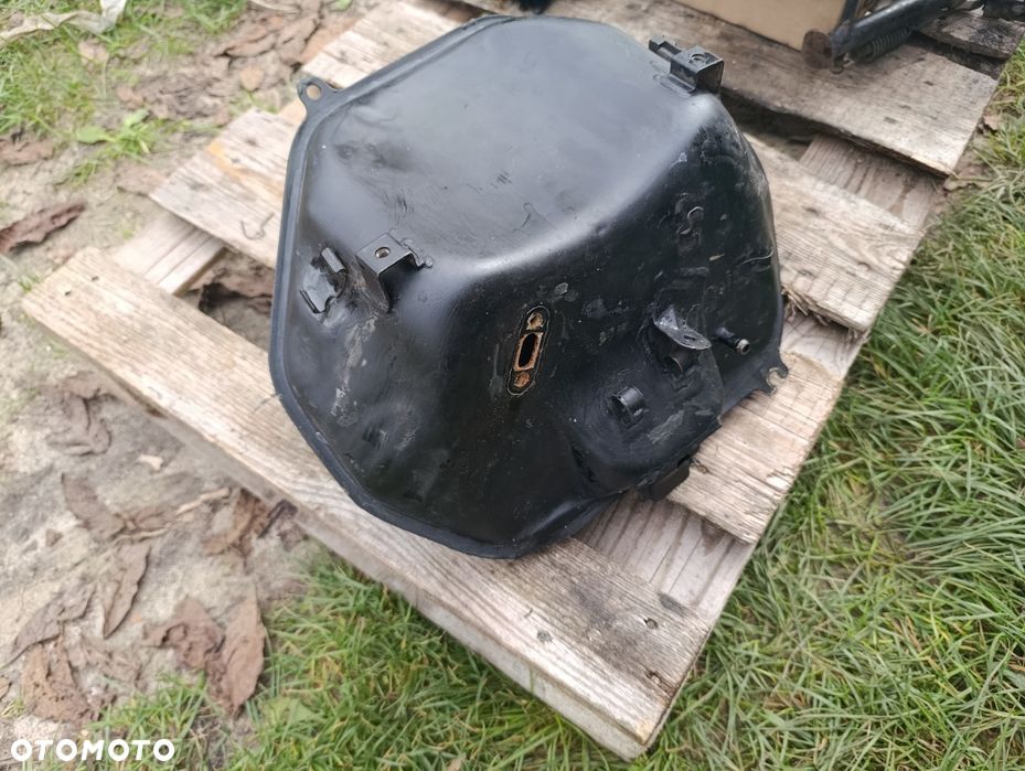 Zbiornik paliwa Yamaha Virago 535 XV 2YL Dolny bak paliwowy części E1 - 2