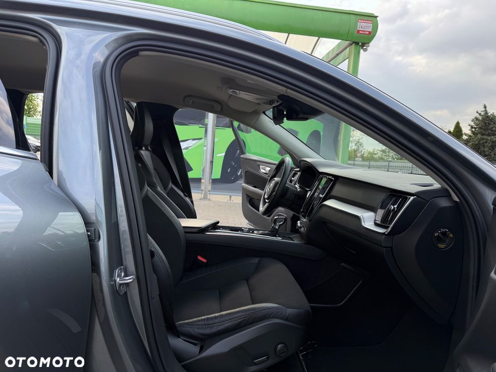 Volvo V60 D3 Geartronic Momentum Pro - 28