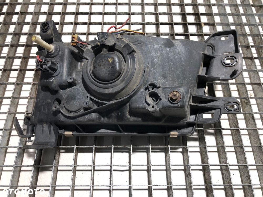 REFLEKTOR PRAWY PRZÓD  SUBARU FORESTER (SF_) 1997 - 2002 2.0 AWD (SF5) 92 kW [125 KM] benzyna 1998 - 4