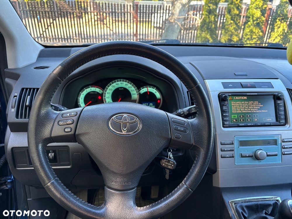 Toyota Corolla Verso 1.8 Sportschau Edition - 6