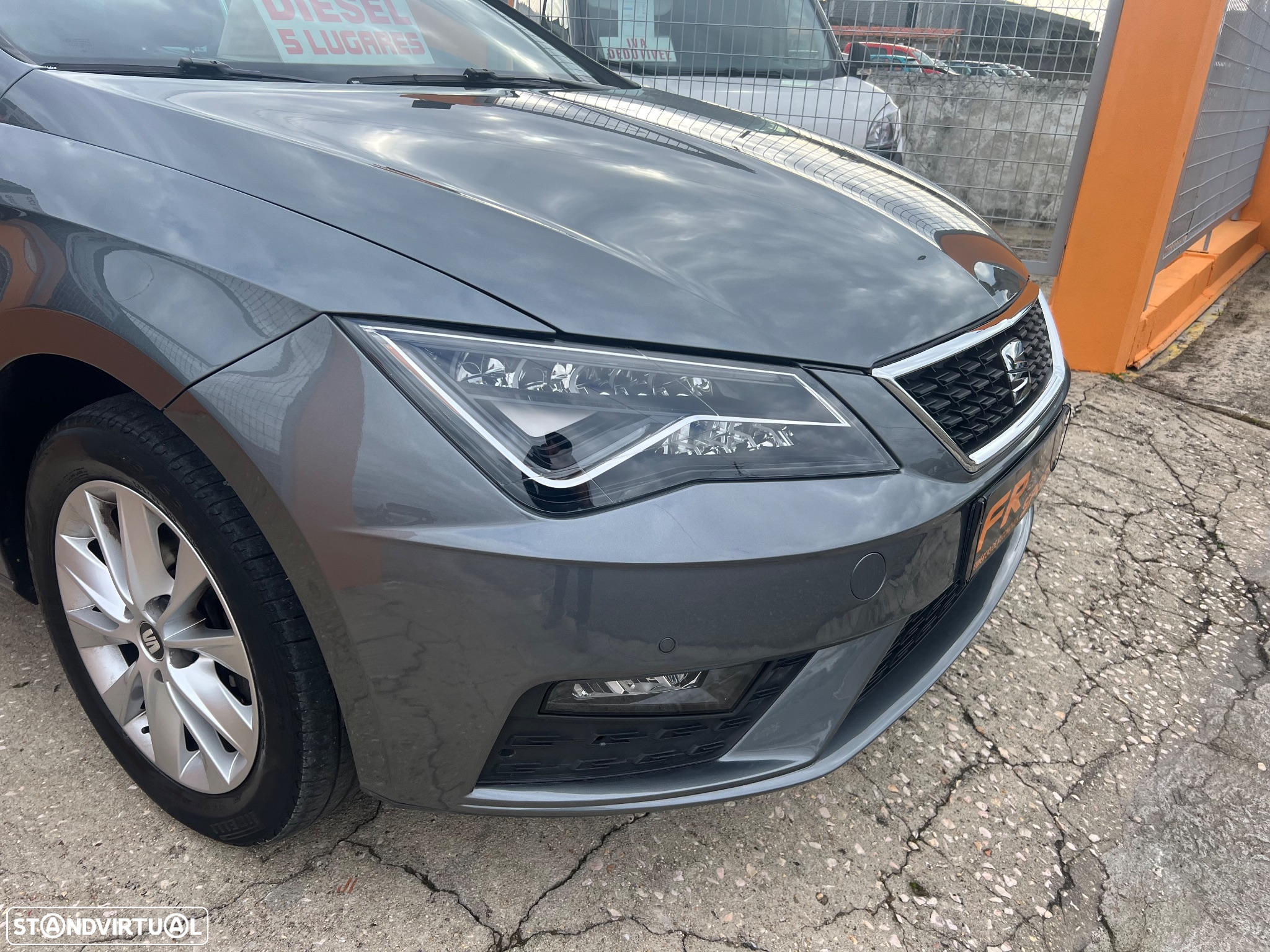 SEAT Leon 1.6 TDI FR S/S - 9