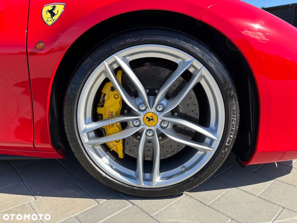 Ferrari 488 - 11