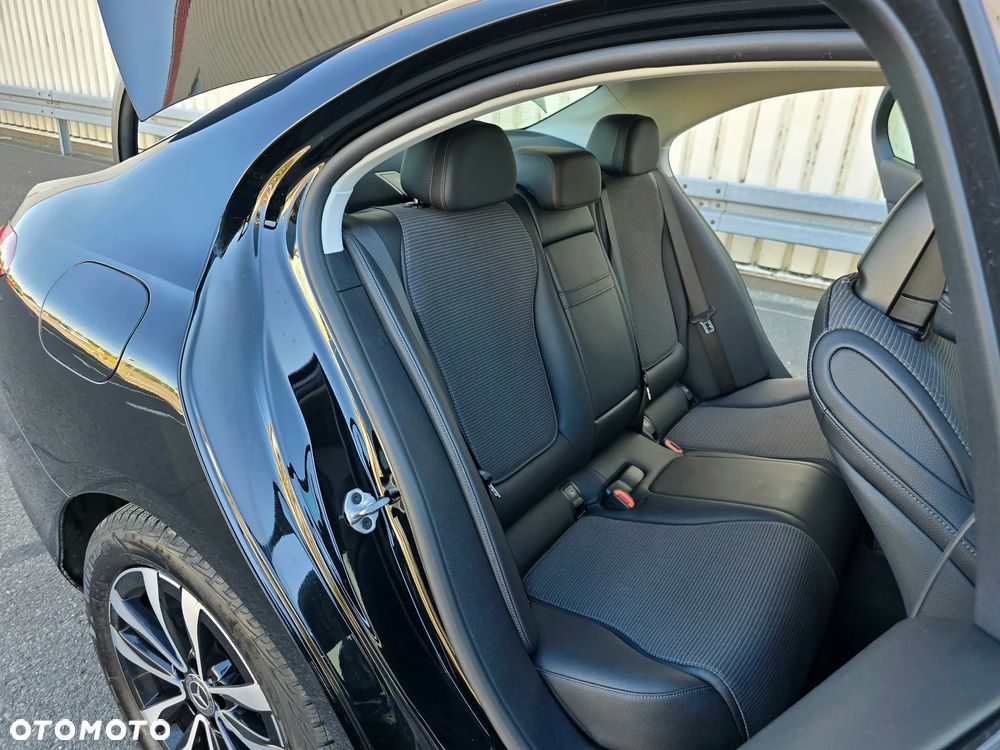 Mercedes-Benz Klasa C 220 d 9G-TRONIC - 17