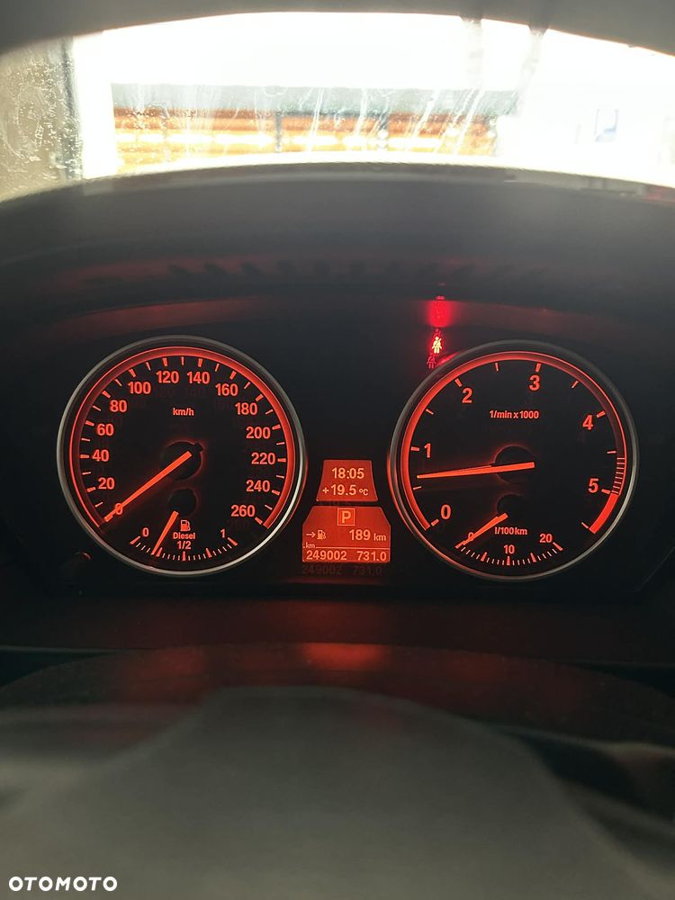 BMW Seria 5 525d - 21