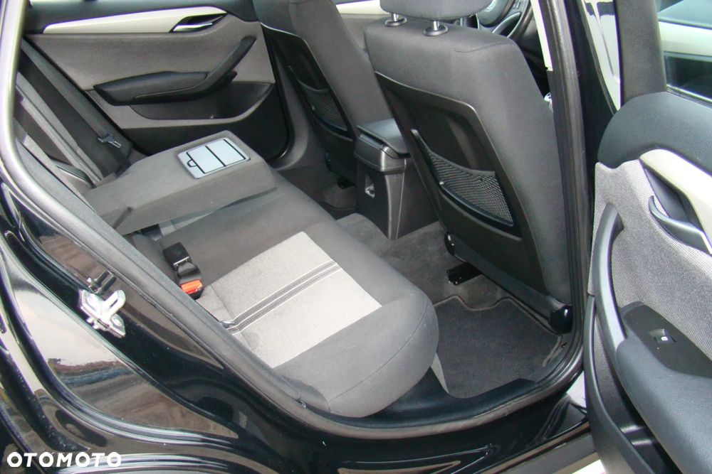 BMW X1 sDrive18d xLine - 14