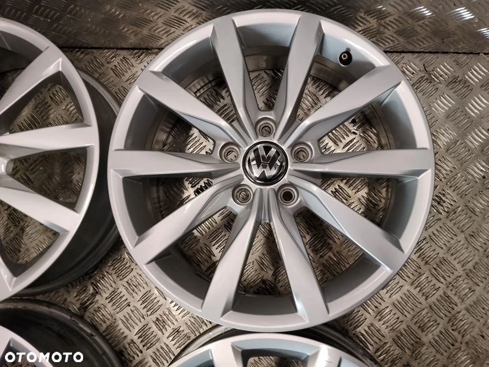 Felgi Vw Golf Caddy Jetta Passat T-Roc Tiguan Touran 6Jx17 et48 5x112 - 4
