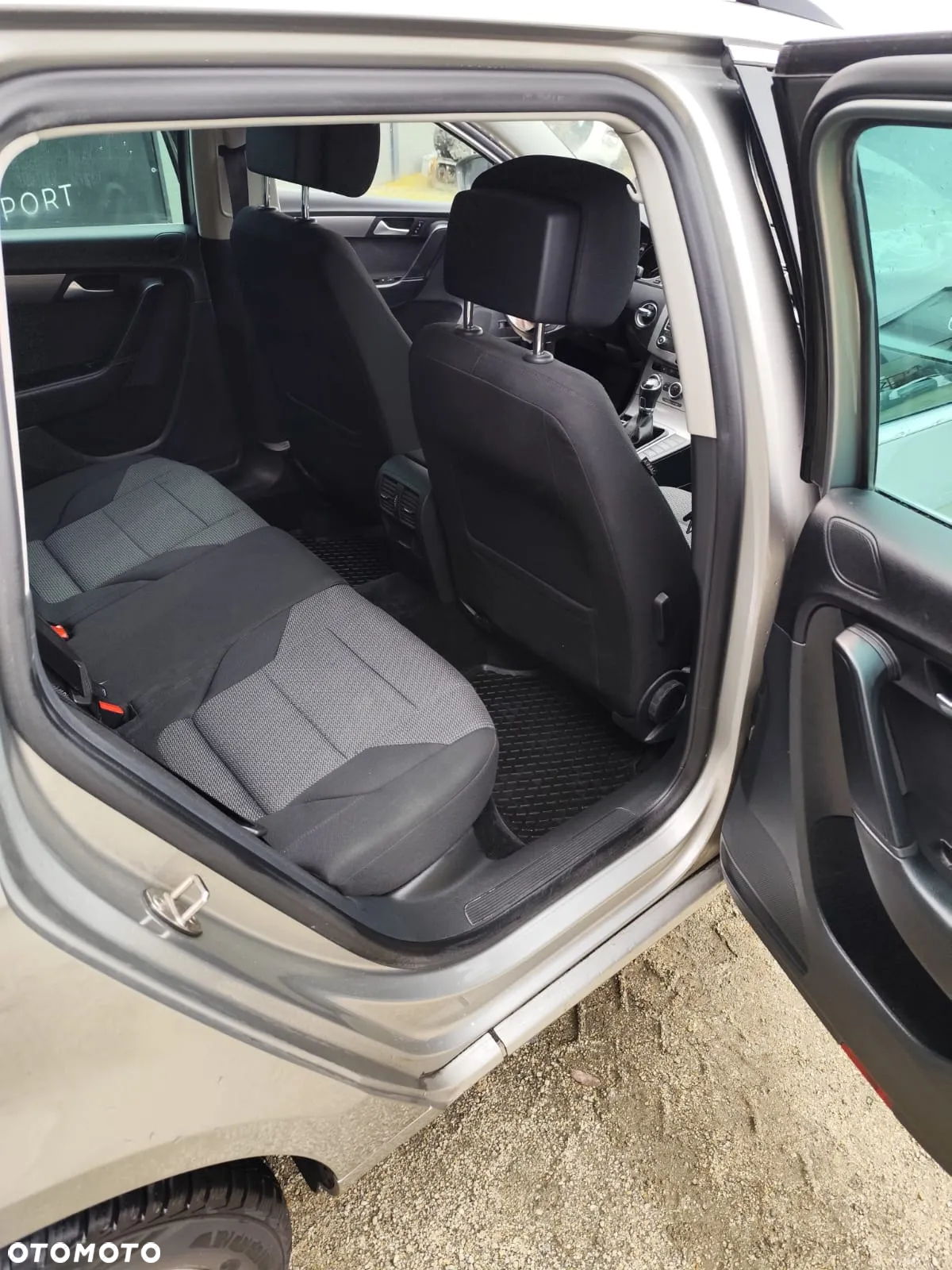 Volkswagen Passat - 16