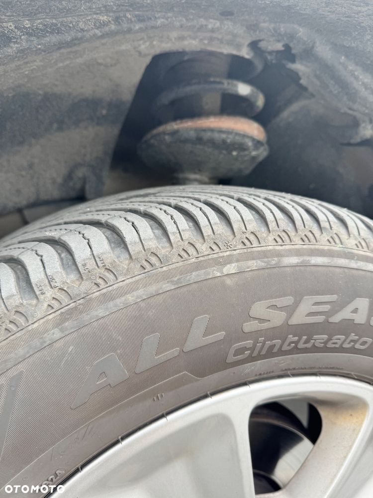 Dacia Duster 1.5 dCi Celebration 4x4 - 4