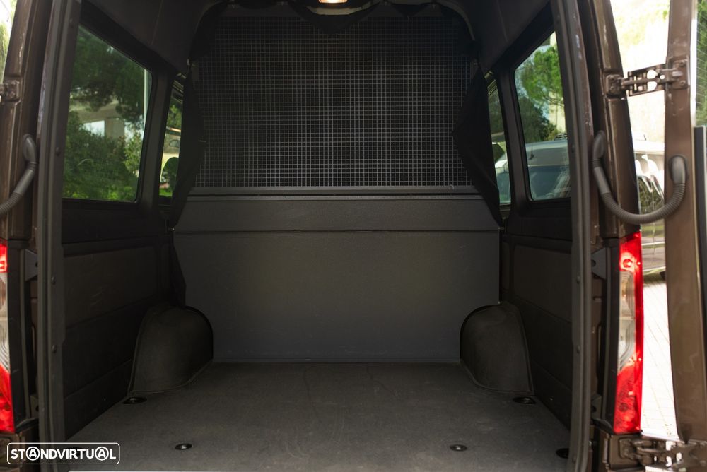 Mercedes-Benz Sprinter - 10