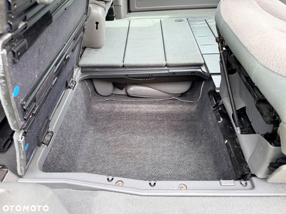 Chrysler Grand Voyager 2.8 CRD SE - 16