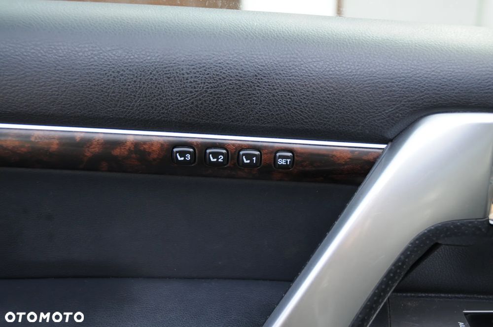 Toyota Land Cruiser - 19