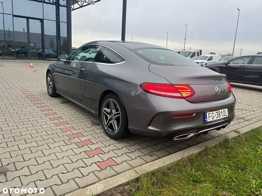 Mercedes-Benz Klasa C 200 4Matic 9G-TRONIC AMG Line - 5