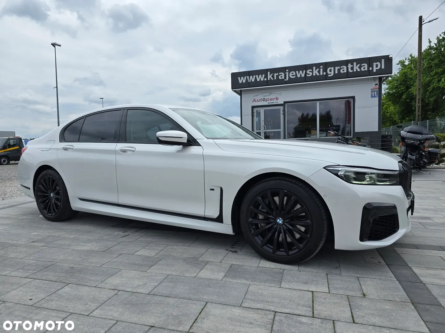 BMW Seria 7 750i xDrive sport - 24