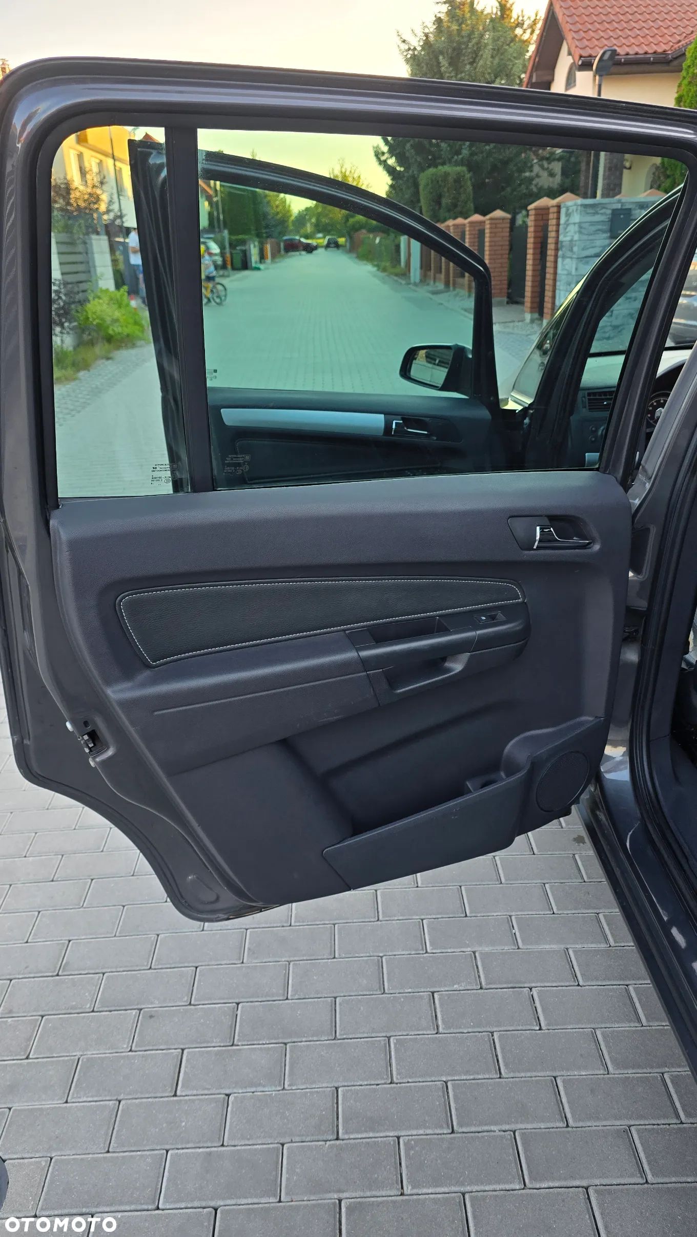 Opel Zafira 1.8 Essentia - 10