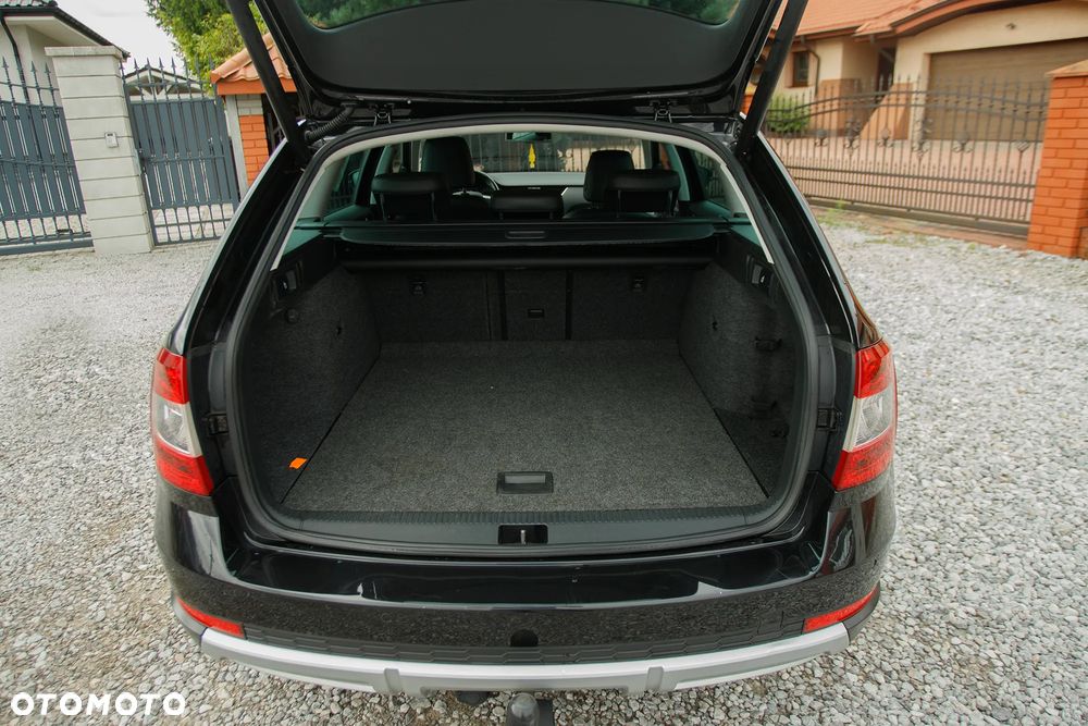 Skoda Octavia 2.0 TDI 4x4 DSG Scout - 29