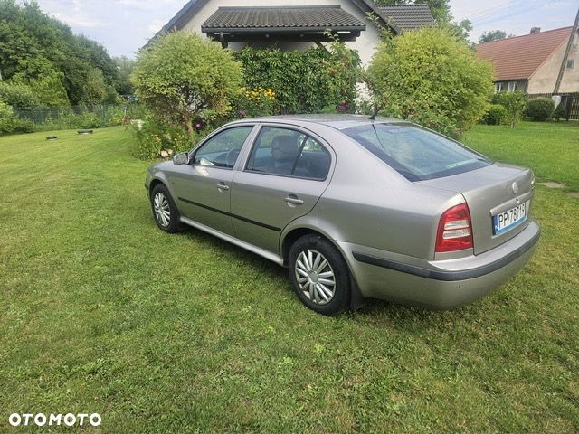Skoda Octavia 1.6 Tour - 4