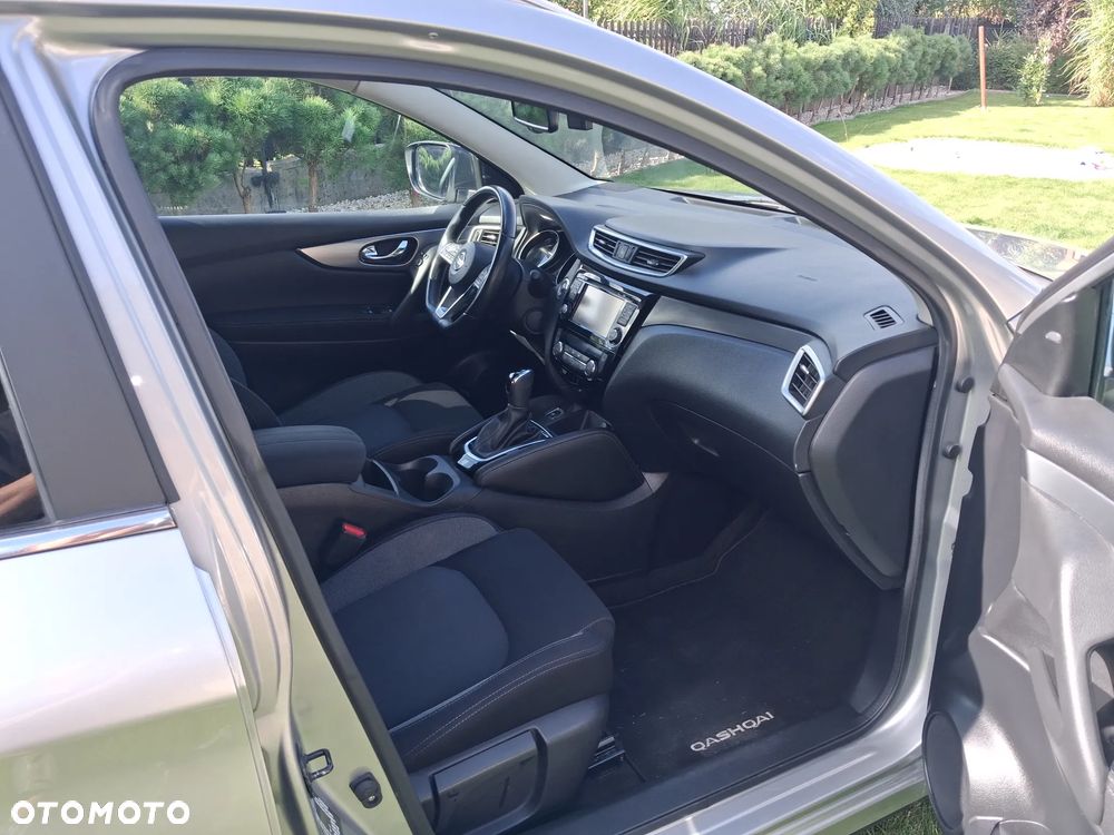Nissan Qashqai 1.6 DCi Xtronic TEKNA - 19