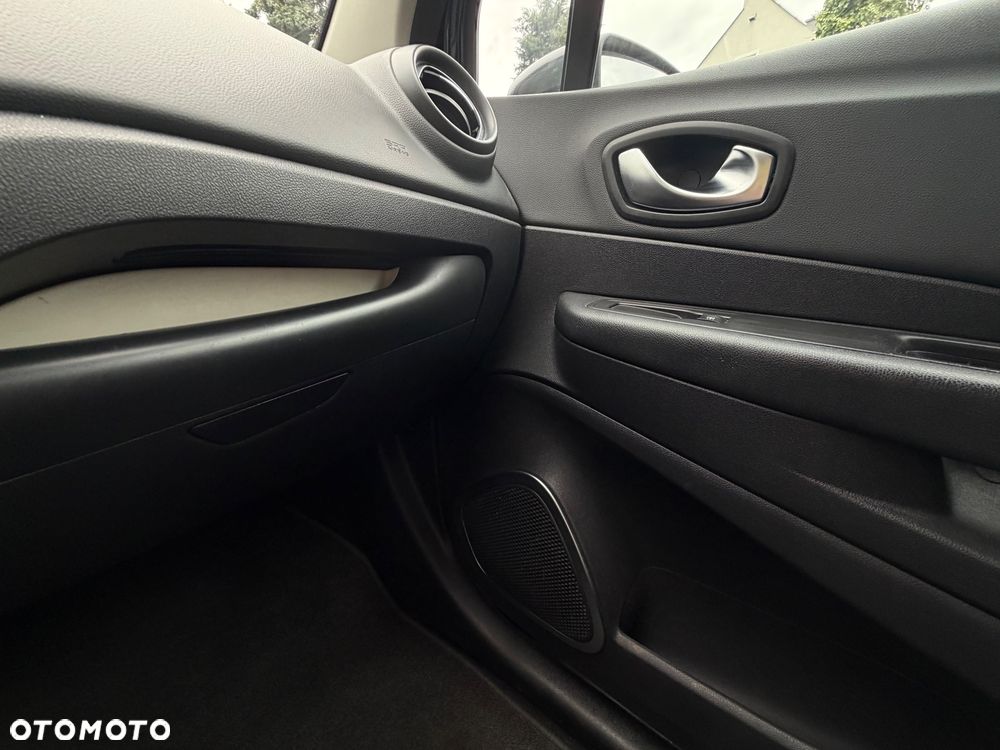Renault Captur - 31