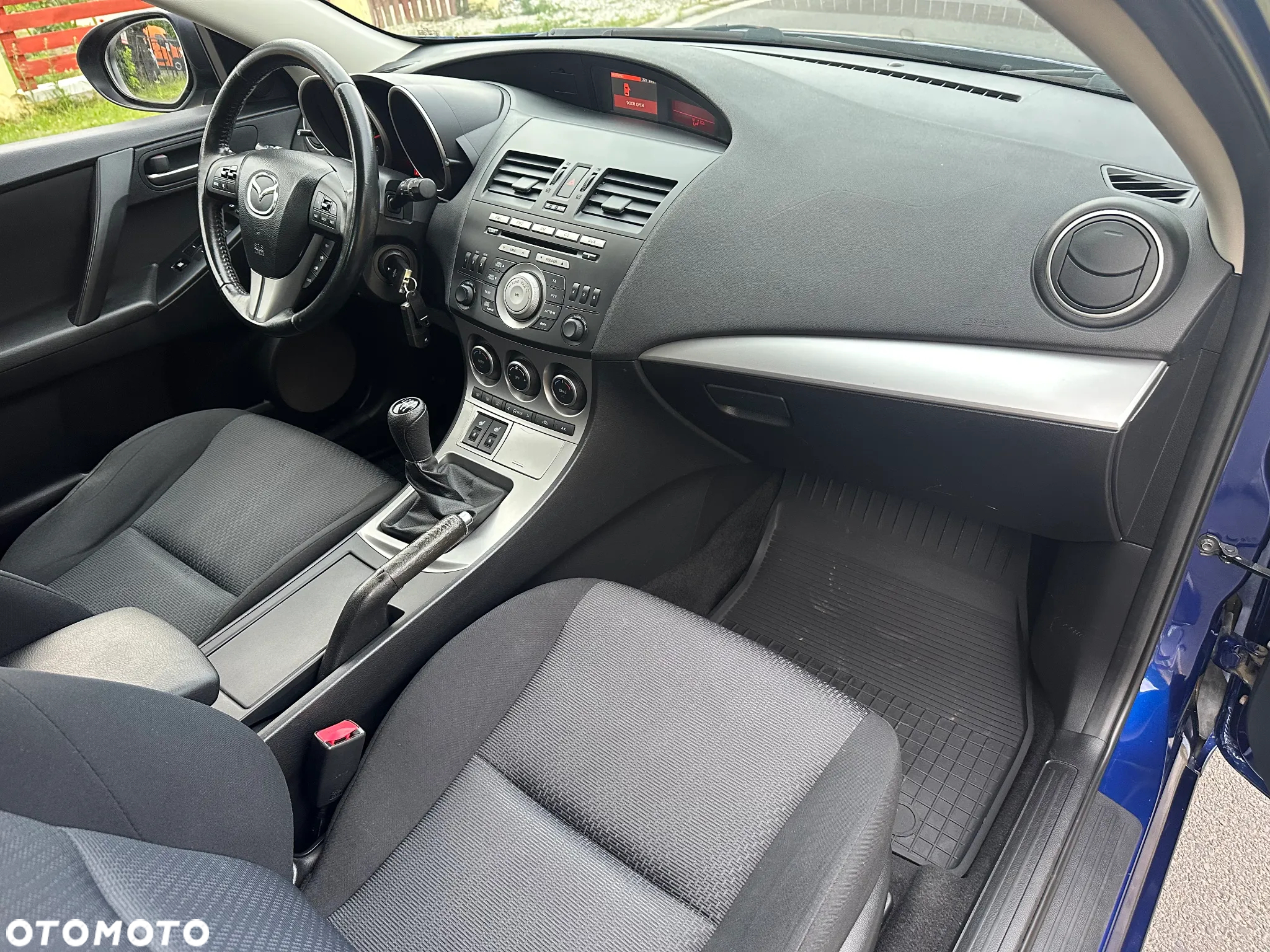 Mazda 3 2.0 Exclusive + - 19