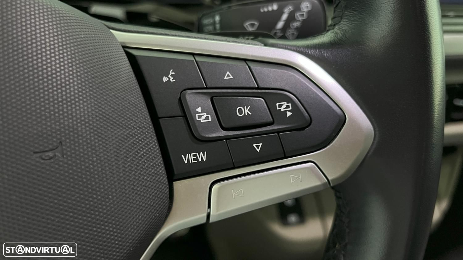 VW Multivan 2.0 TDI Style Longa DSG - 24
