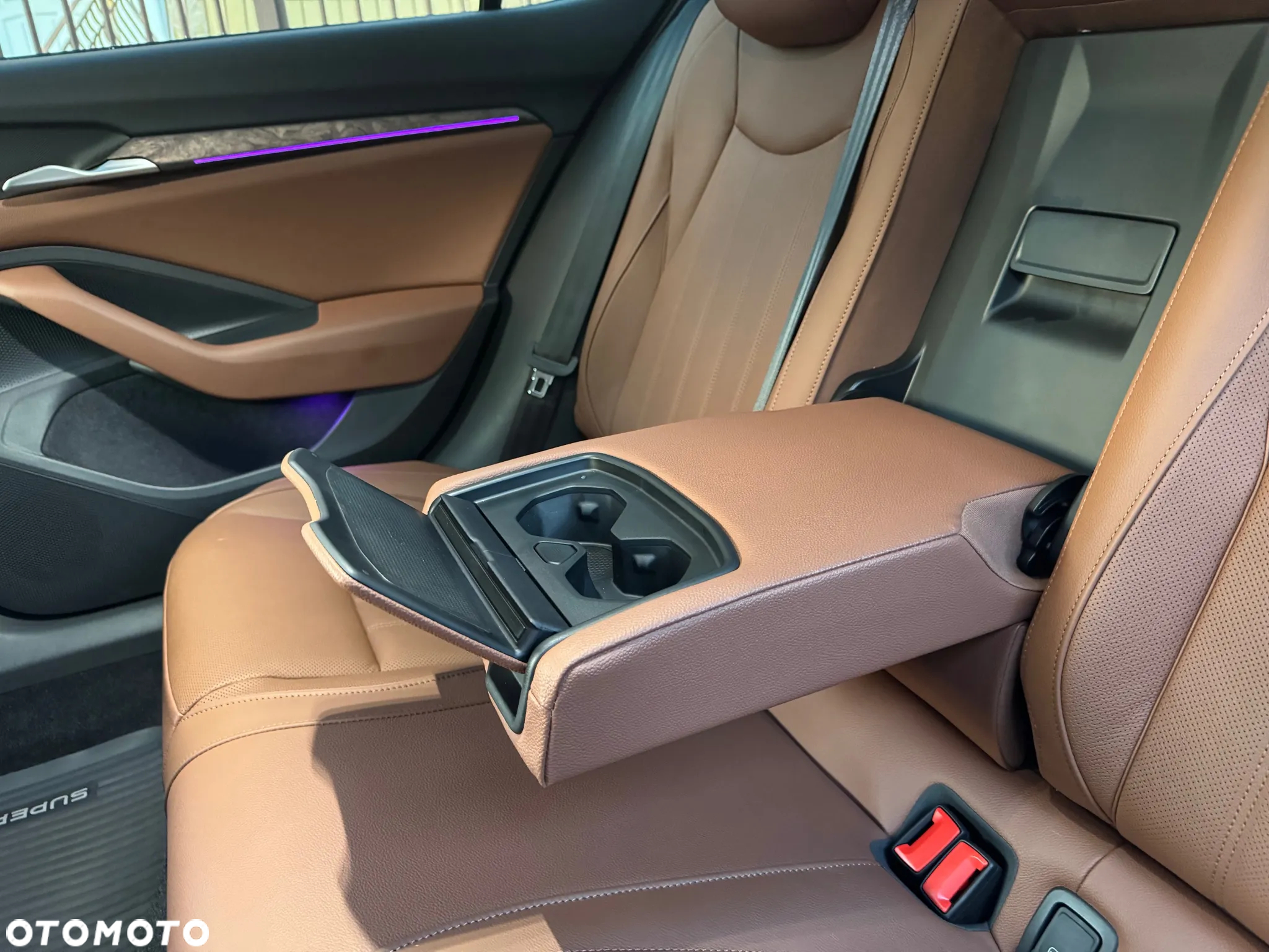 Skoda Superb 2.0 TDI SCR L&K DSG - 11
