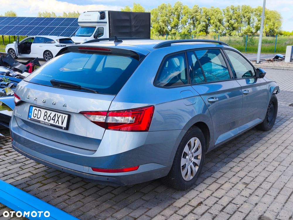 Skoda Superb 1.5 TSI Active DSG - 5