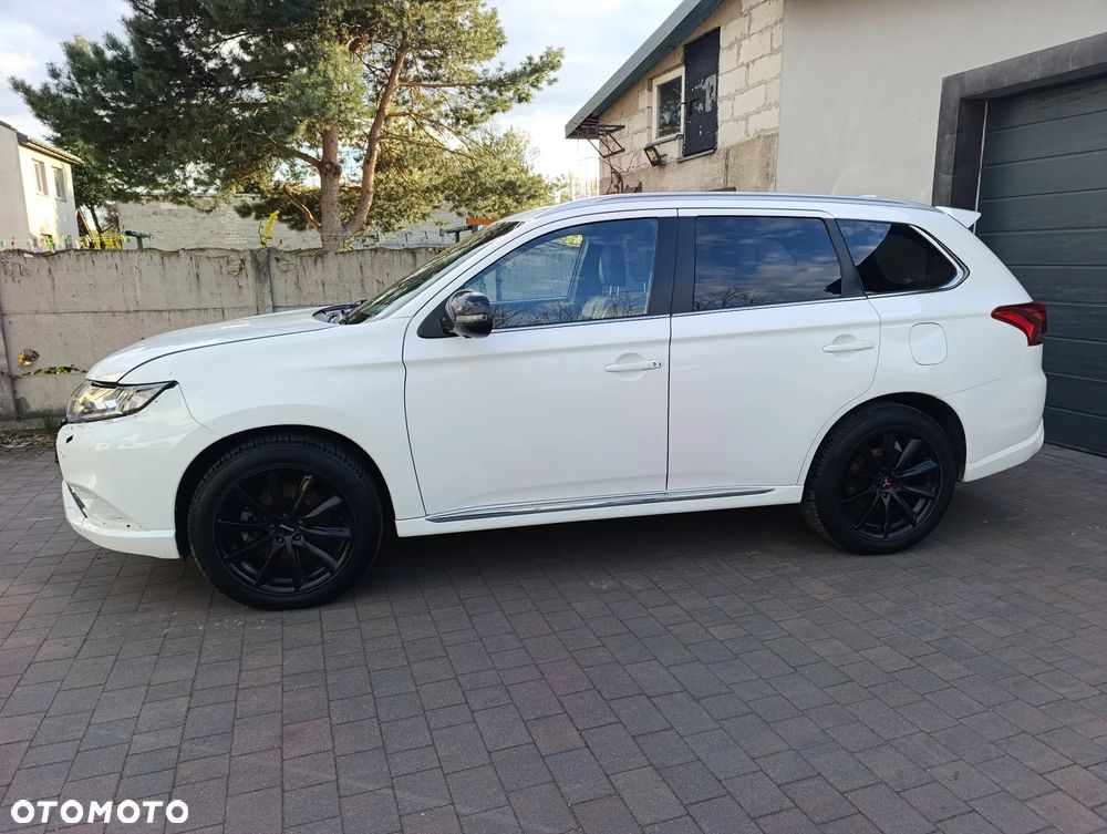 Mitsubishi Outlander 2.4 4WD Diamant+ - 3