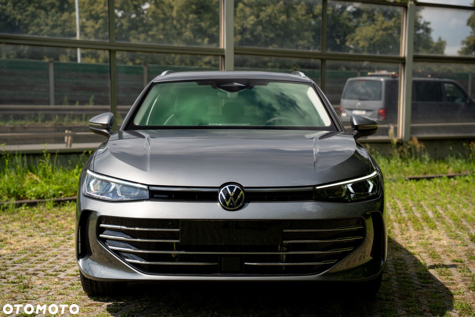 Volkswagen Passat - 2
