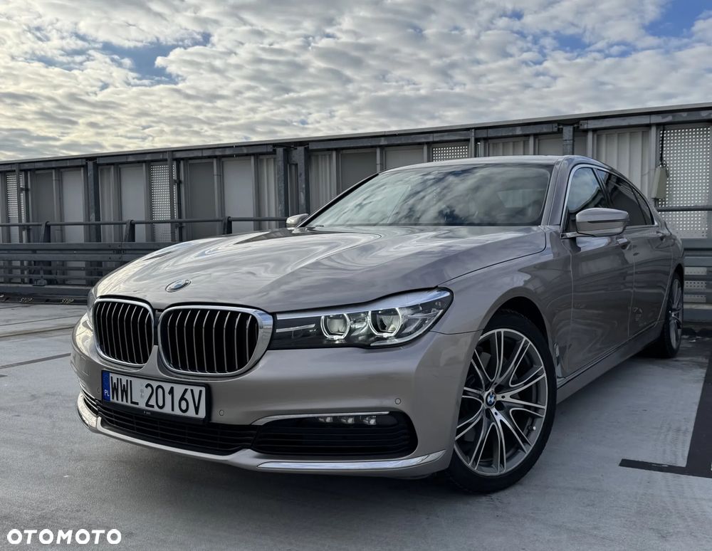 BMW Seria 7 740Li - 1