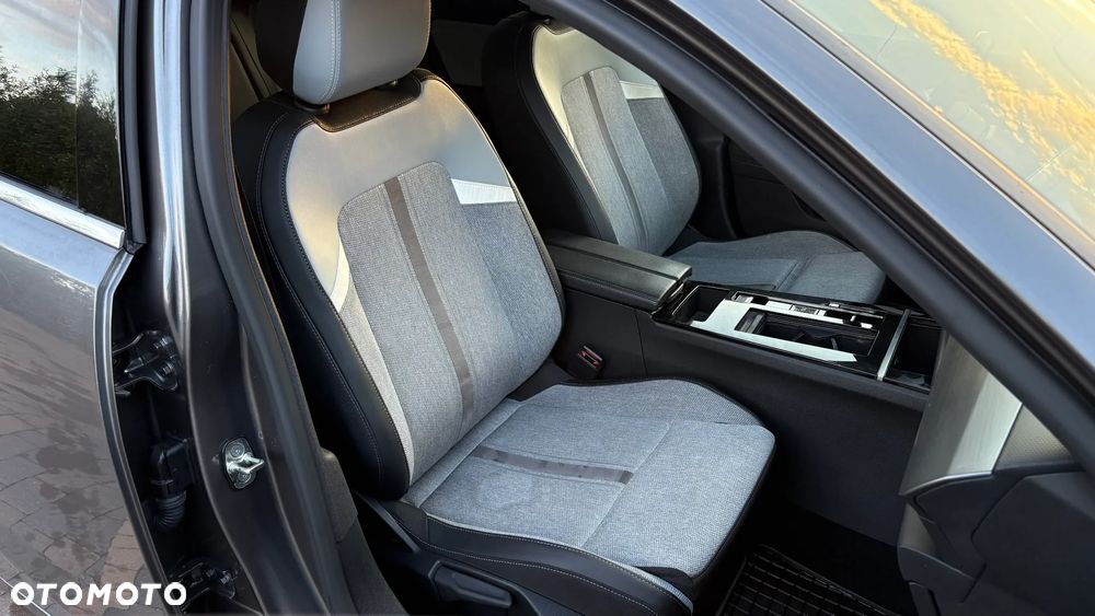 Opel Astra 1.2 T Elegance S&S - 32