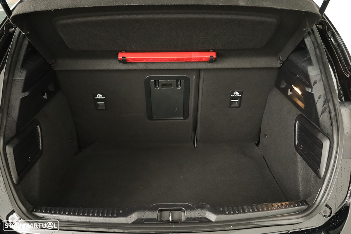 Ford Focus - 23