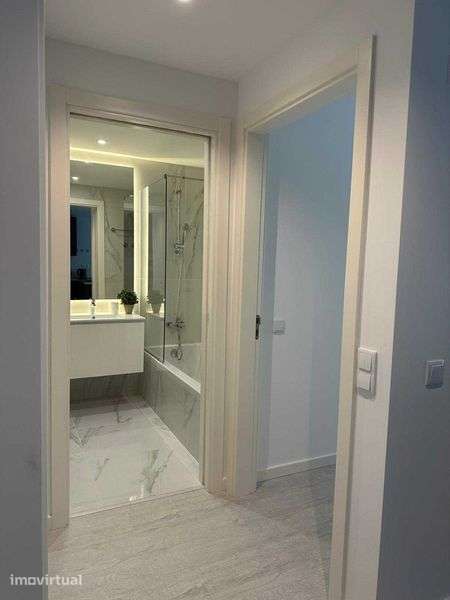 Apartamento T1 no Panorâmico Pool Faro Residences - Arrendamento - Grande imagem: 4/10
