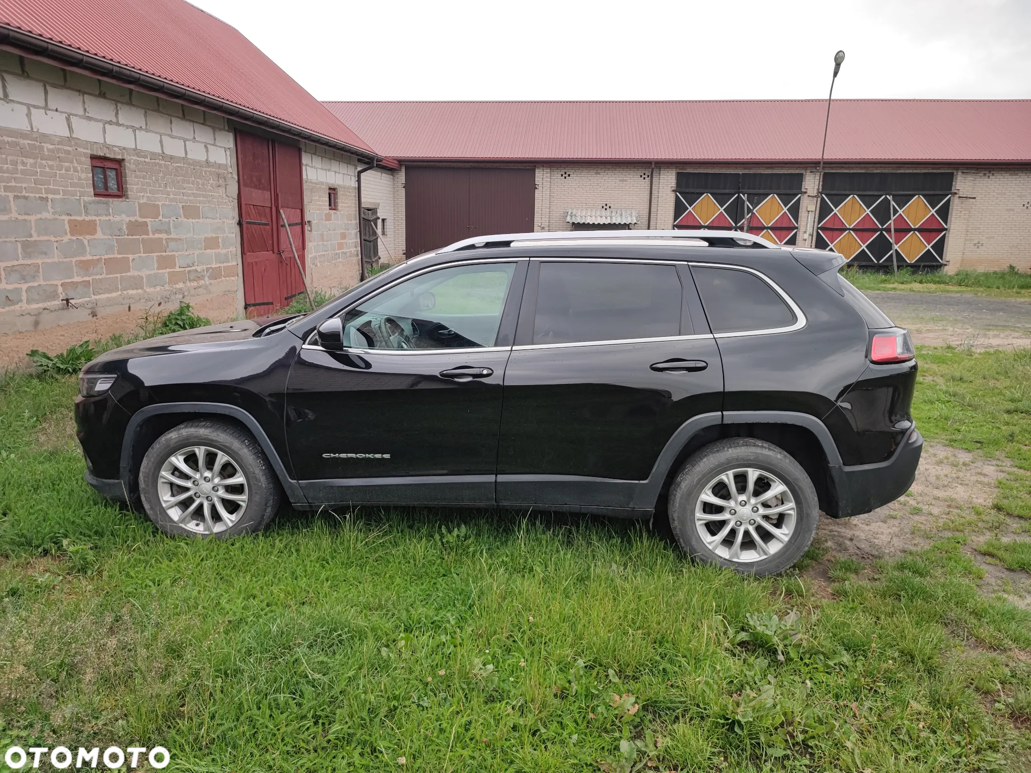 Jeep Cherokee - 16