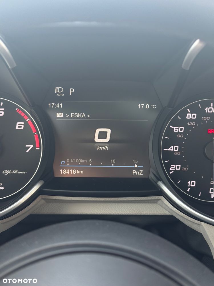 Alfa Romeo Giulia 2.0 Turbo Veloce - 19