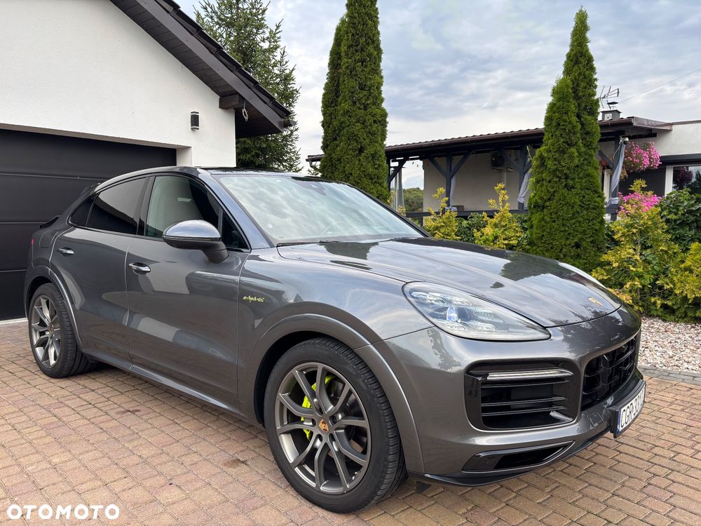 Porsche Cayenne - 1