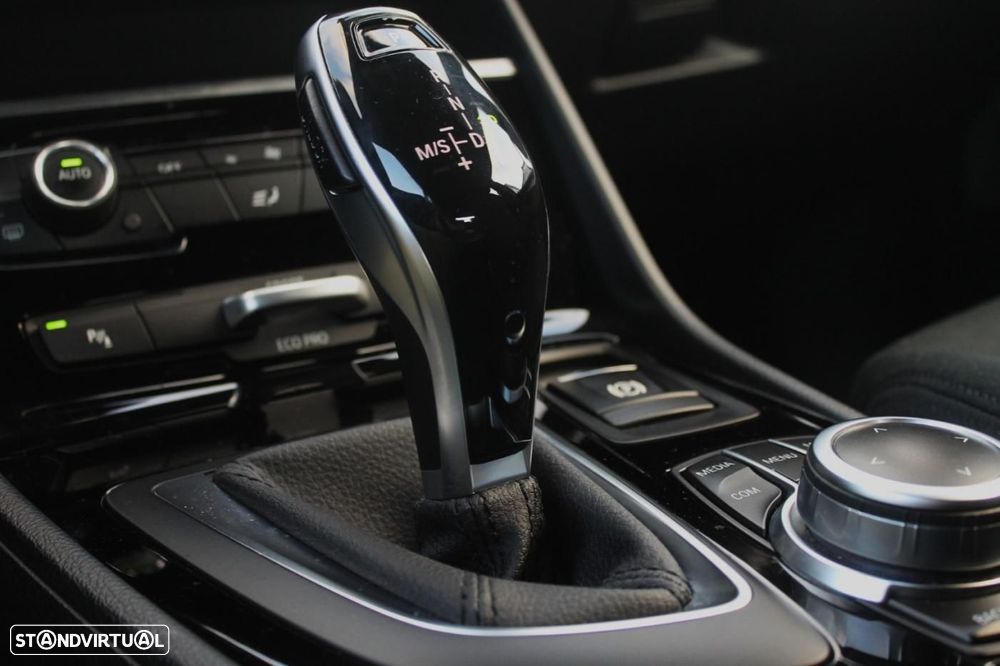 BMW 216 Active Tourer d Advantage Auto - 33