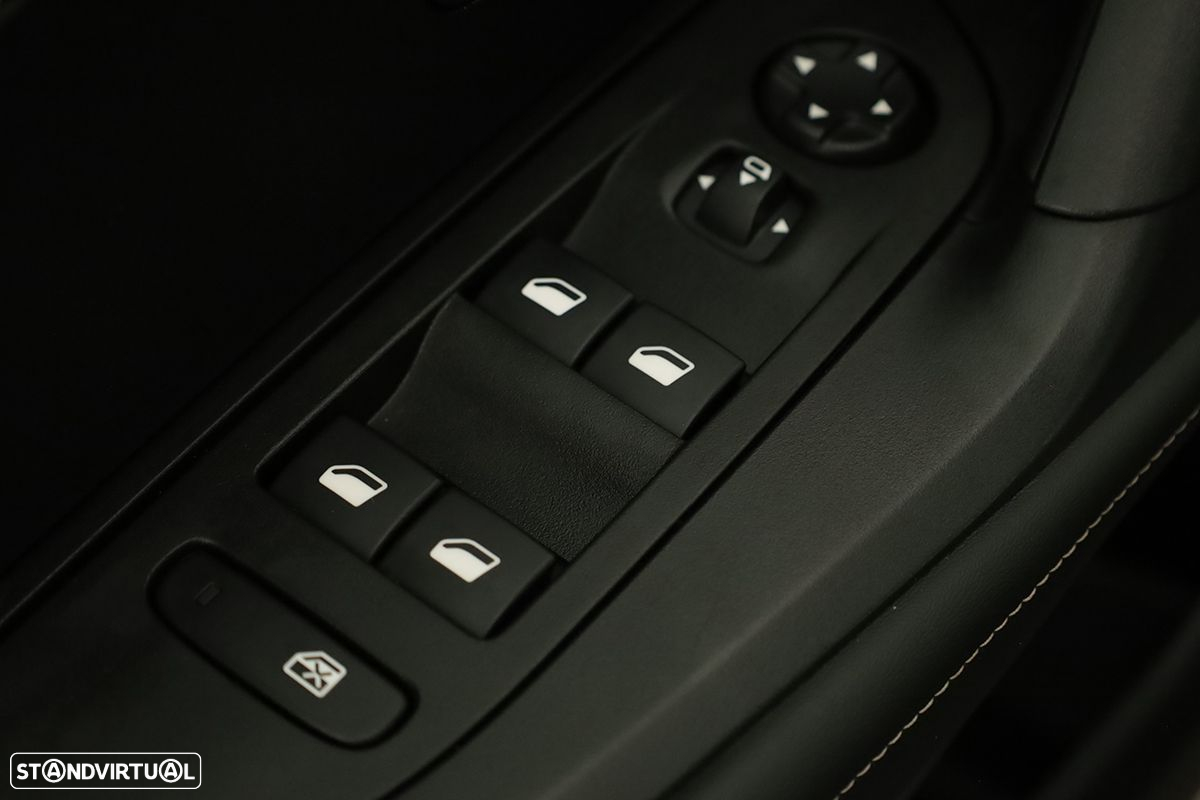 Peugeot 2008 1.2 PureTech Allure - 20