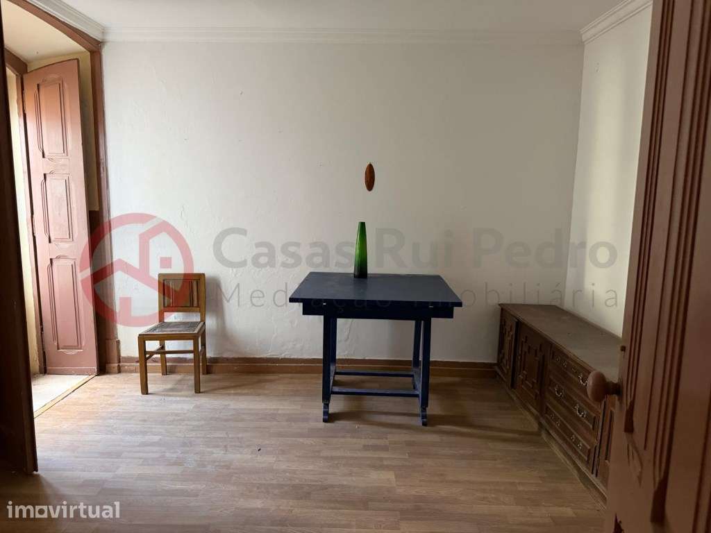 Prédio para reabilitação total no centro de Cacilhas - Grande imagem: 2/39
