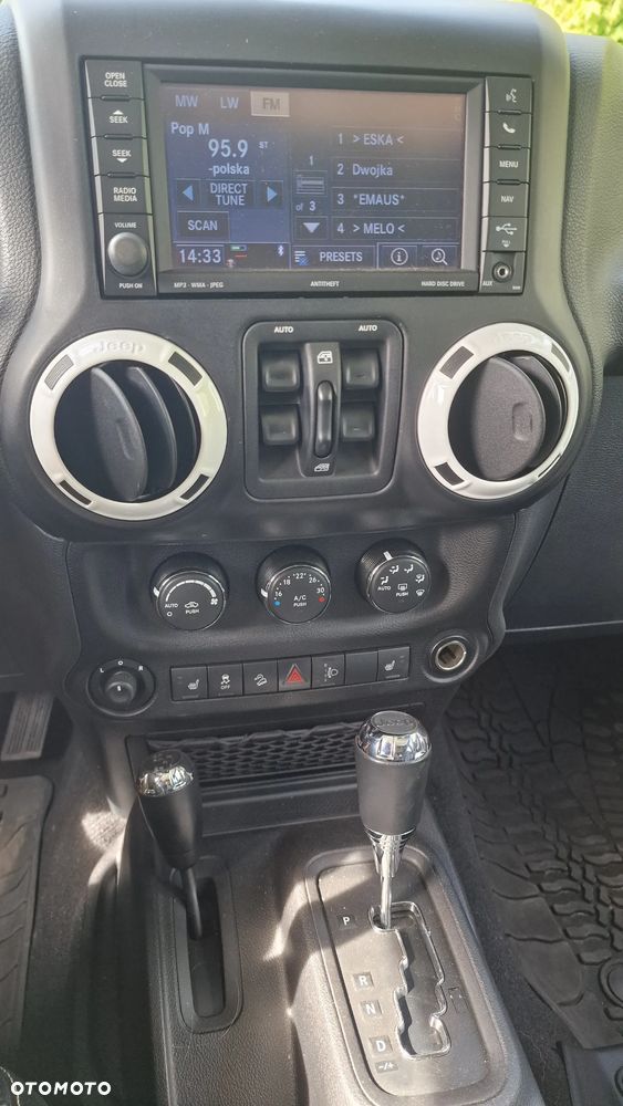 Jeep Wrangler 2.8 CRD Unlim Sahara - 23