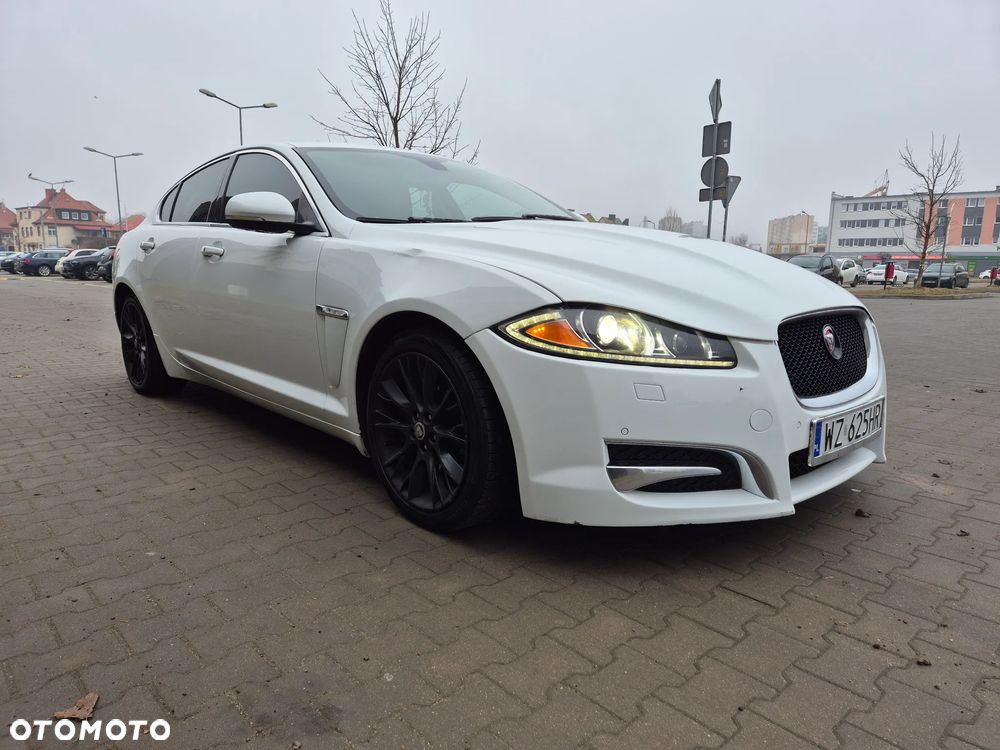 Jaguar XF - 4